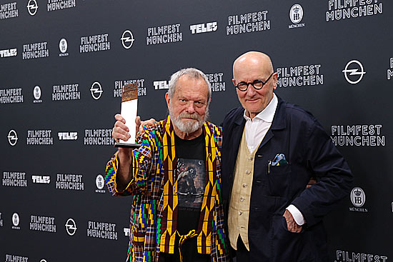 36. Filmfest München 2018: Cinemerit Award 2018 für Terry Gilliam (li.) am 02.07.2018, hier mit Perkussionist Ray Cooper (©Foto: Martin Schmitz)